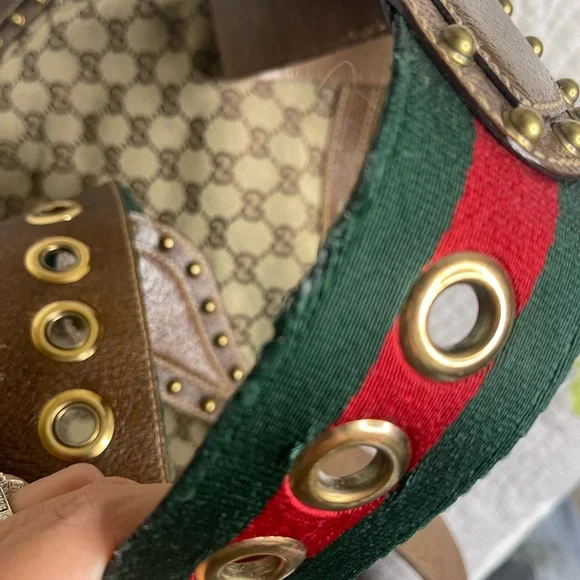 Authentic Vintage Gucci Crossbody Bag - Picture 4 of 16